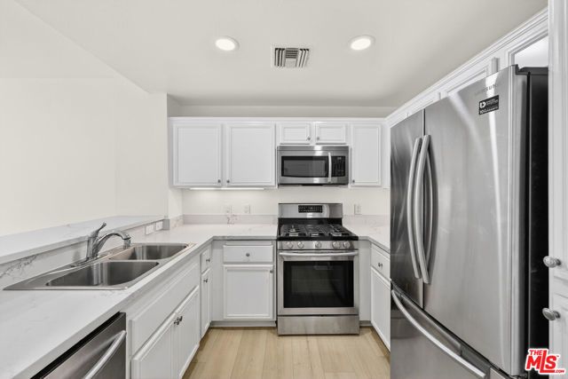 13200 Pacific Promenade 351, Los Angeles, CA 90094