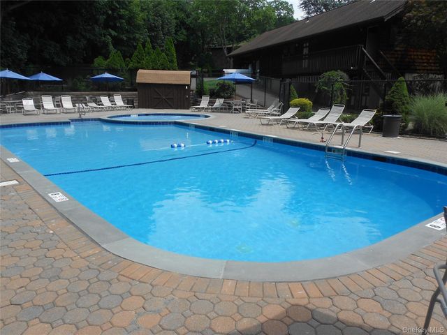 6 W Lawrence Park Drive 2, Piermont, NY 10968