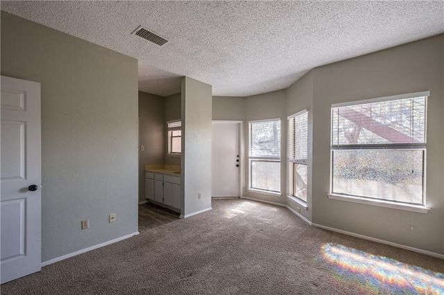 5305 Indio DR B, Austin, TX 78745