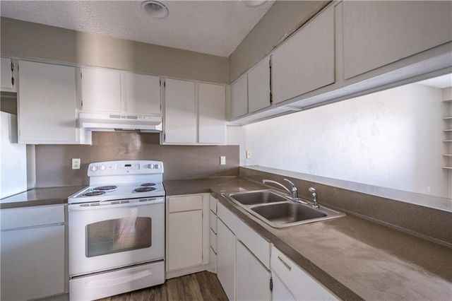 5305 Indio DR B, Austin, TX 78745