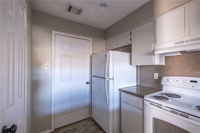 5305 Indio DR B, Austin, TX 78745