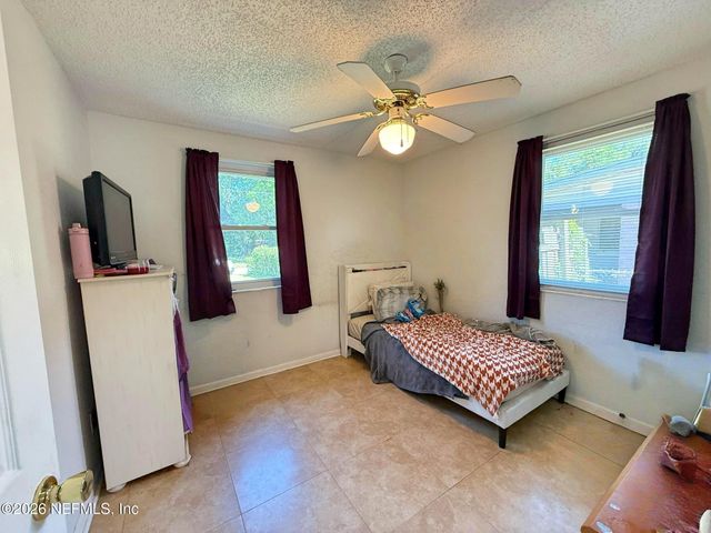 2846 YELLOW PINE Drive, Jacksonville, FL 32277