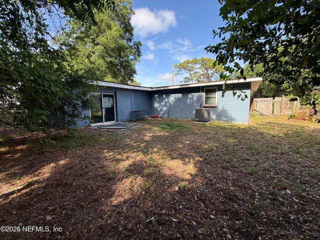 2846 YELLOW PINE Drive, Jacksonville, FL 32277
