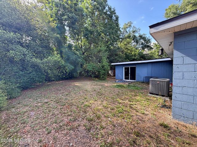 2846 YELLOW PINE Drive, Jacksonville, FL 32277