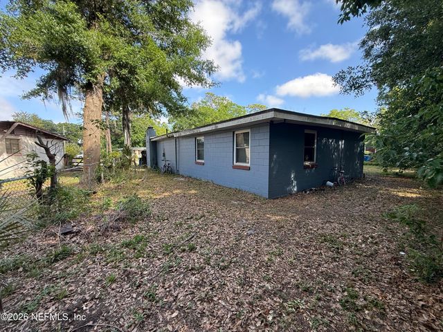 2846 YELLOW PINE Drive, Jacksonville, FL 32277