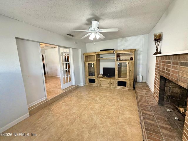 2846 YELLOW PINE Drive, Jacksonville, FL 32277