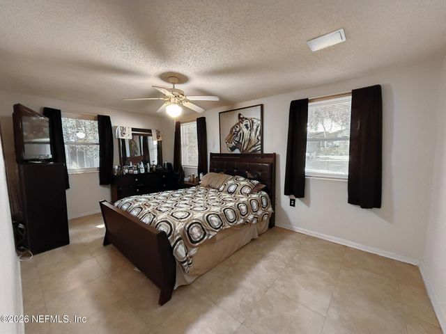 2846 YELLOW PINE Drive, Jacksonville, FL 32277