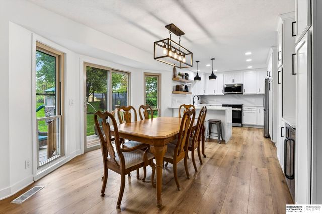 2206 Greenwald Street, Bellevue, NE 68123