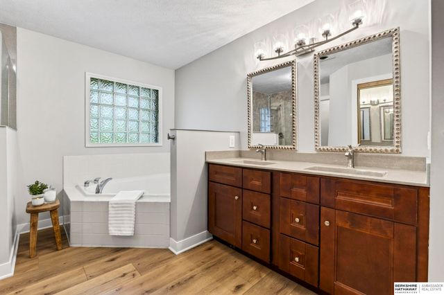 2206 Greenwald Street, Bellevue, NE 68123