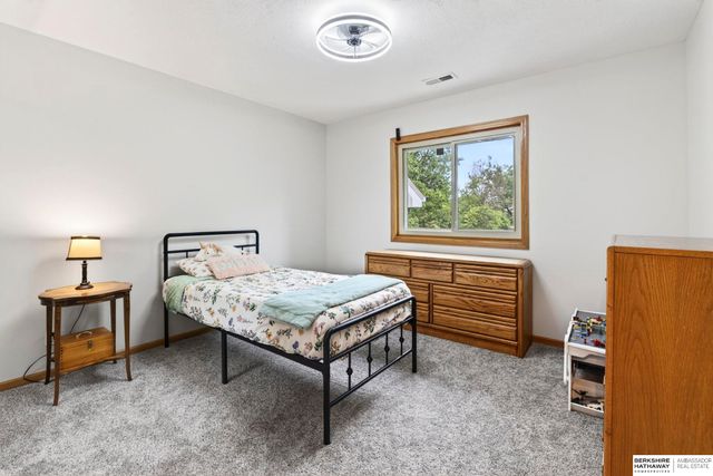 2206 Greenwald Street, Bellevue, NE 68123