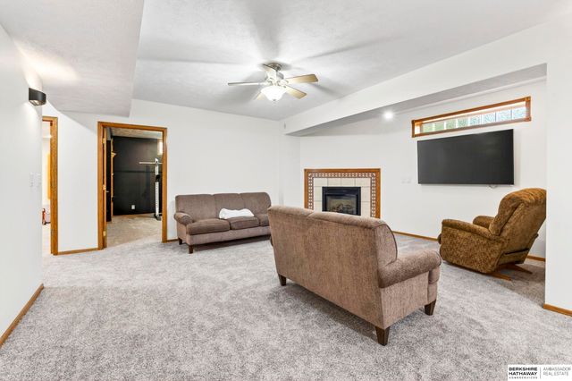 2206 Greenwald Street, Bellevue, NE 68123
