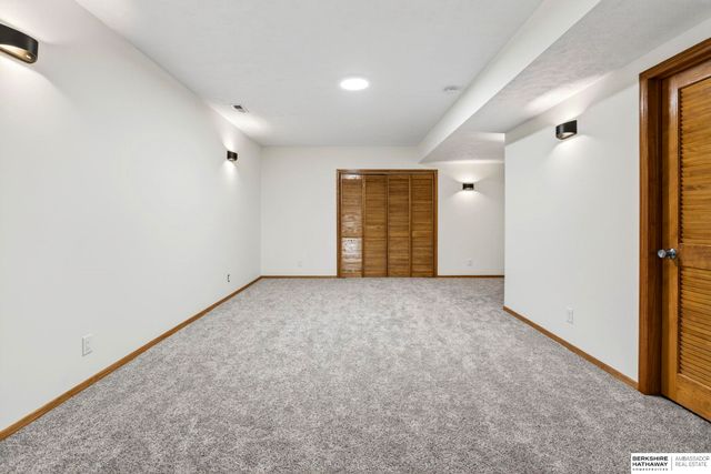 2206 Greenwald Street, Bellevue, NE 68123