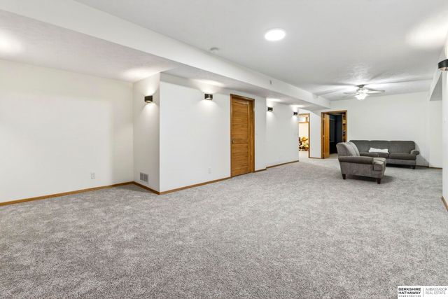 2206 Greenwald Street, Bellevue, NE 68123