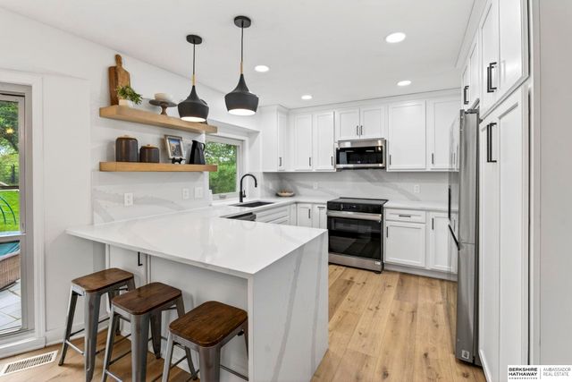 2206 Greenwald Street, Bellevue, NE 68123