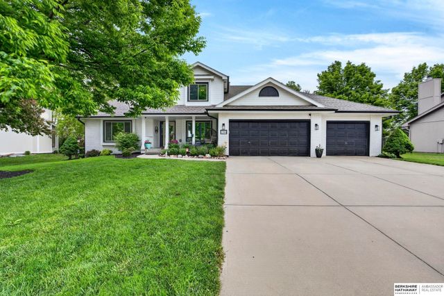 2206 Greenwald Street, Bellevue, NE 68123