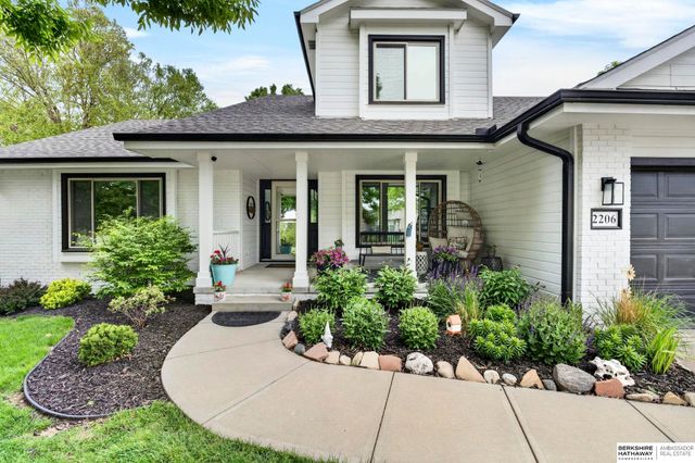 2206 Greenwald Street, Bellevue, NE 68123