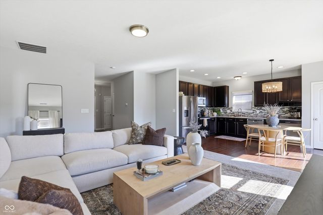 410 Shadetree Court, Sheridan, IN 46069