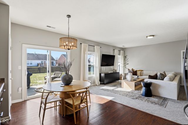 410 Shadetree Court, Sheridan, IN 46069