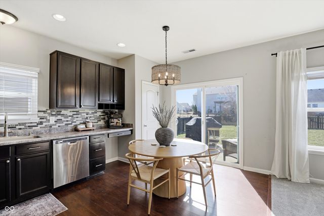 410 Shadetree Court, Sheridan, IN 46069