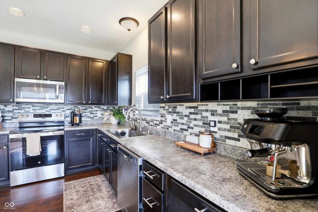 410 Shadetree Court, Sheridan, IN 46069