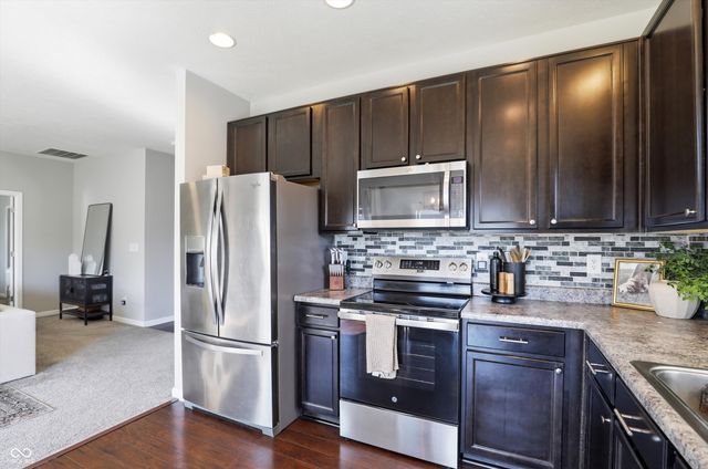 410 Shadetree Court, Sheridan, IN 46069