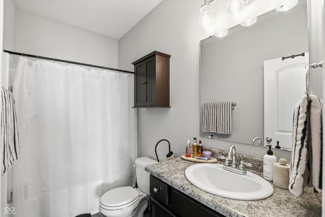 410 Shadetree Court, Sheridan, IN 46069