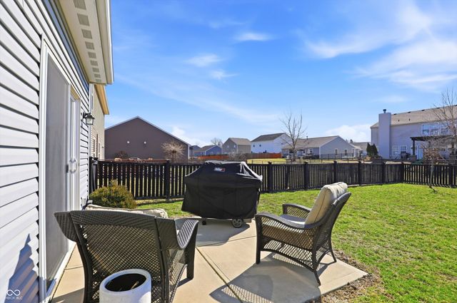 410 Shadetree Court, Sheridan, IN 46069