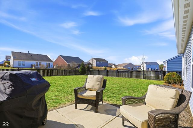 410 Shadetree Court, Sheridan, IN 46069