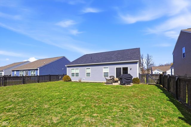 410 Shadetree Court, Sheridan, IN 46069