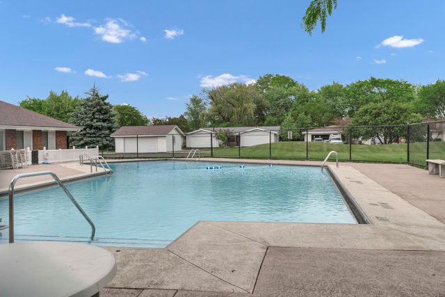 951 Chelsea Lane, Schaumburg, IL 60193