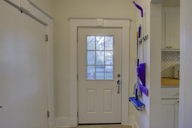 1975 Walker Ave, Memphis, TN 38104