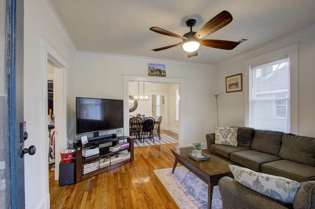 1975 Walker Ave, Memphis, TN 38104