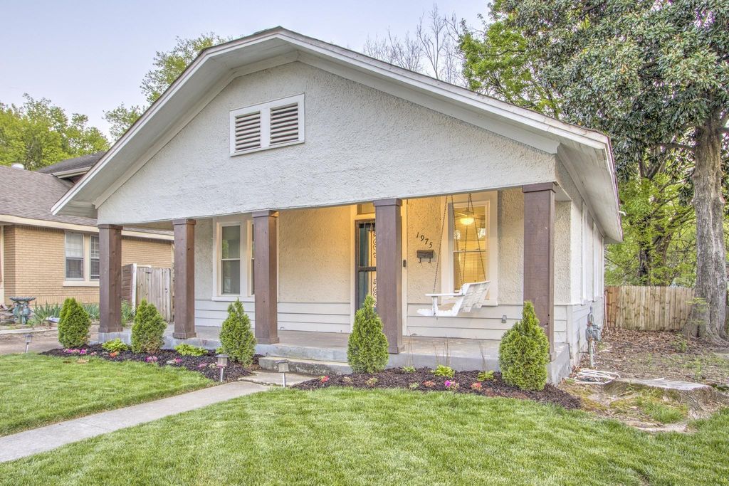 1975 Walker Ave, Memphis, TN 38104