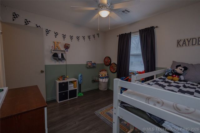 1816 Surrey Drive, Pryor, OK 74361