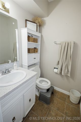 1816 Surrey Drive, Pryor, OK 74361