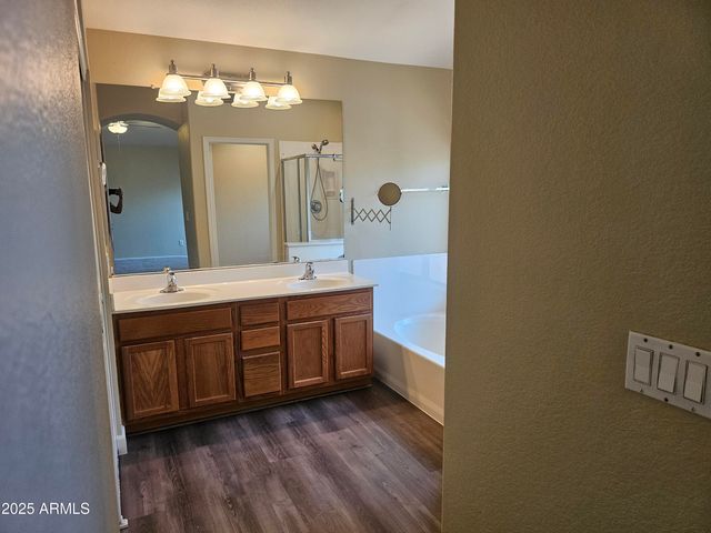 2711 W MEGAN Street, Chandler, AZ 85224