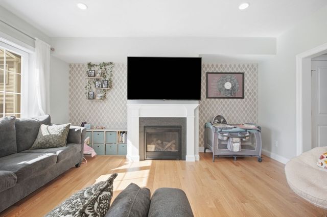 34 Pouts Ln 34, Uxbridge, MA 01569