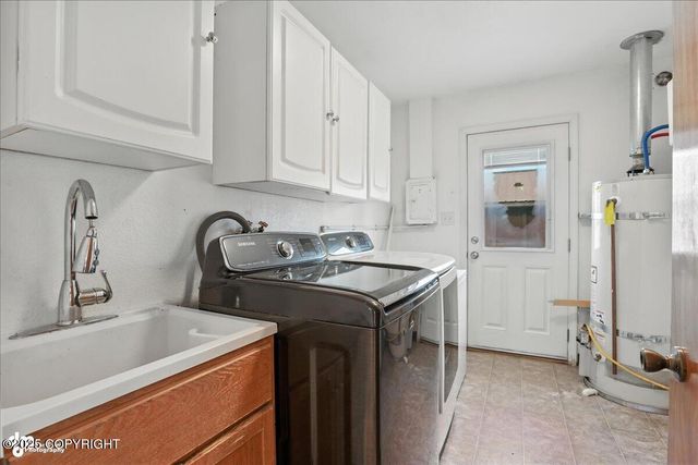 3634 E 16th Avenue, Anchorage, AK 99508
