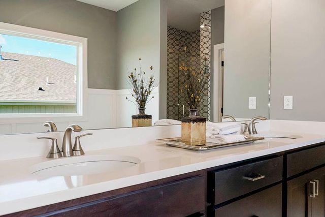 4013 W 158th Place, Overland Park, KS 66224