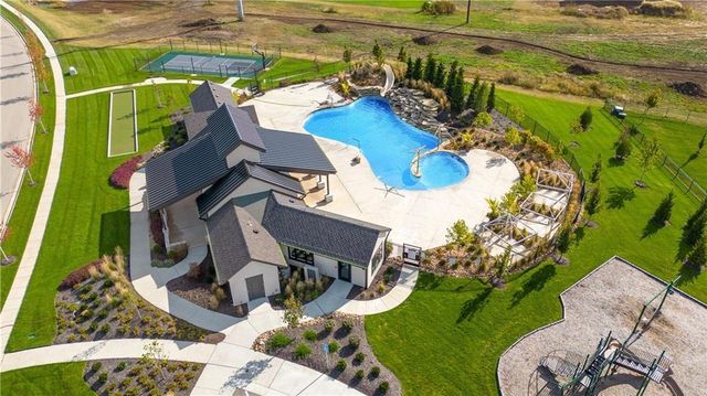 4013 W 158th Place, Overland Park, KS 66224