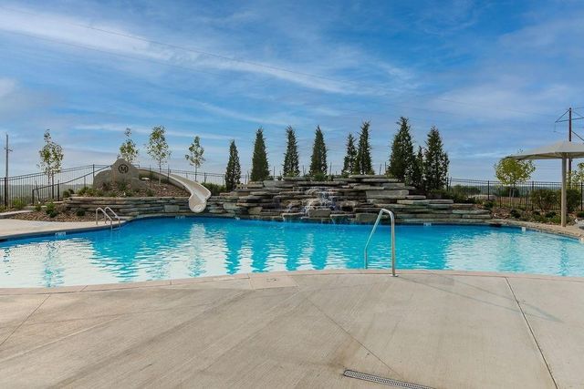 4013 W 158th Place, Overland Park, KS 66224