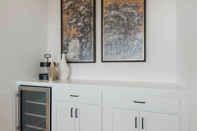 4013 W 158th Place, Overland Park, KS 66224