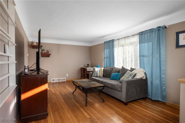 1310 Gary Boulevard, Brunswick, OH 44212