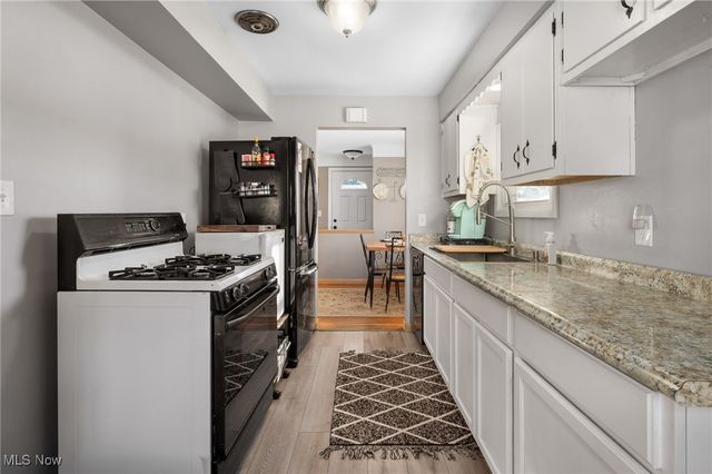 1310 Gary Boulevard, Brunswick, OH 44212