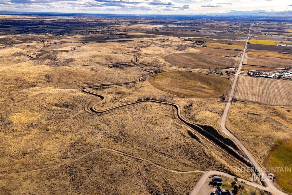 1310 Crest Rd, Caldwell, ID 83607 photo 2