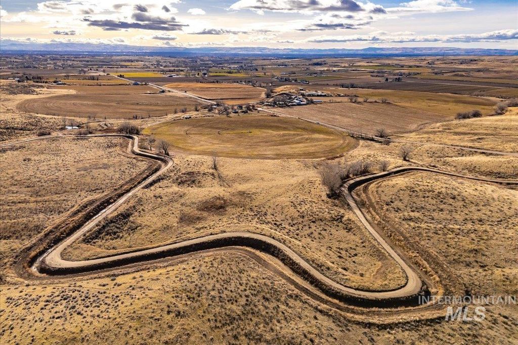 1310 Crest Rd, Caldwell, ID 83607 photo 4