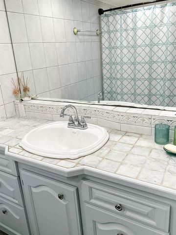 2001 Atlantic Shores Blvd 312, Hallandale Beach, FL 33009