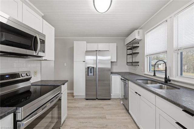 621 E A Street, Newton, NC 28658