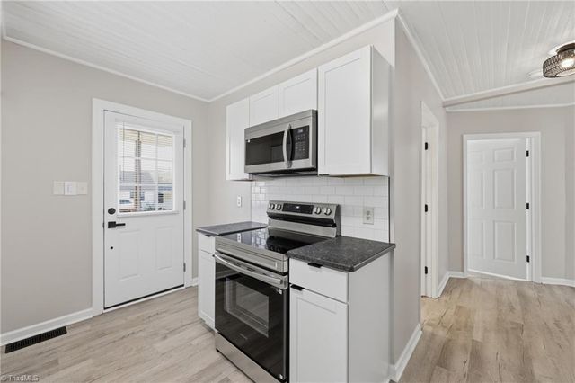 621 E A Street, Newton, NC 28658