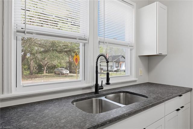 621 E A Street, Newton, NC 28658